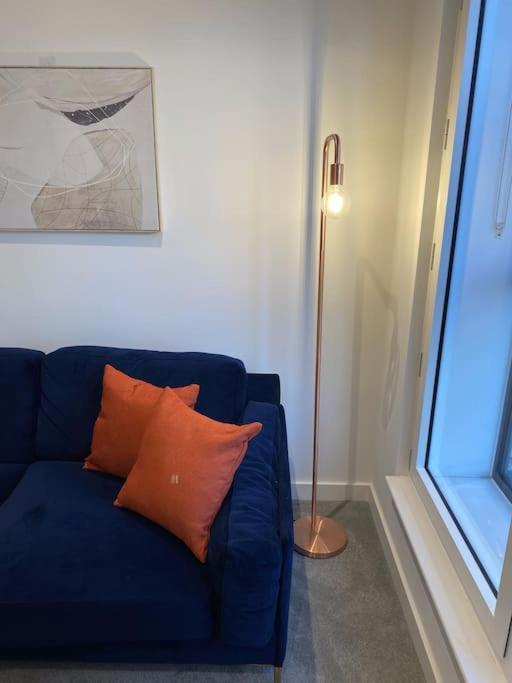 Modern Trafford 1Br Apartment-Free Parking-Cinema Room Manchester Exterior photo
